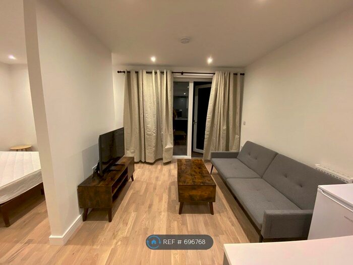 Studio To Rent In Edwin House, Southall, UB1