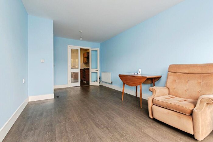 2 Bedroom Flat For Sale In Brighton Road, Purley, CR8