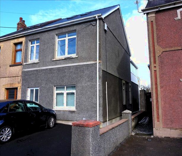3 Bedroom Flat To Rent In Carmarthen Road, Cross Hands, Llanelli, SA14