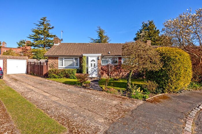 2 Bedroom Detached Bungalow For Sale In Robian Close, Maresfield, TN22
