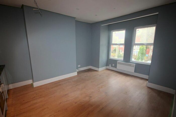2 Bedroom Flat To Rent In Green Street, Enfield, EN3