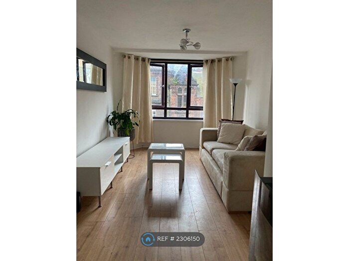 2 Bedroom Flat To Rent In New City Road, Glasgow, G4