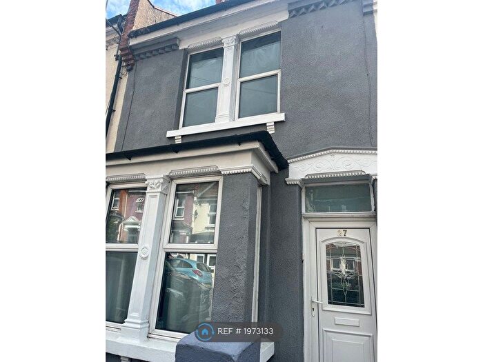 3 Bedroom Terraced House To Rent In Foord Street, Rochester, ME1