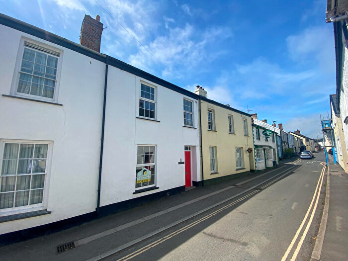 4 Bedroom Terraced House For Sale In Fore Street, Hartland, EX39