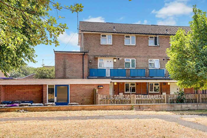 2 Bedroom Flat For Sale In Queens Road, Radcliffe-On-Trent, NG12
