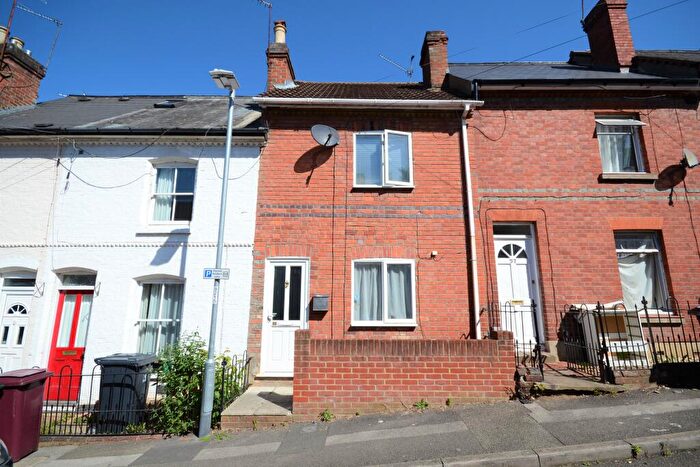 3 Bedroom Terraced House To Rent In Francis Street, Reading, Berkshire, RG1