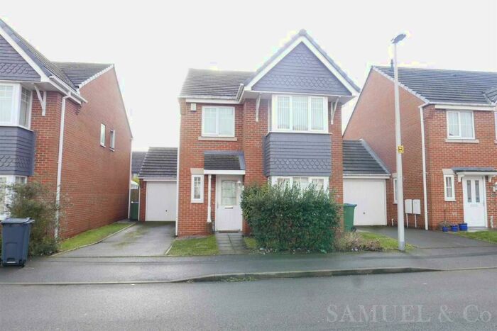 4 Bedroom Detached House To Rent In York Crescent, West Bromwich, B70
