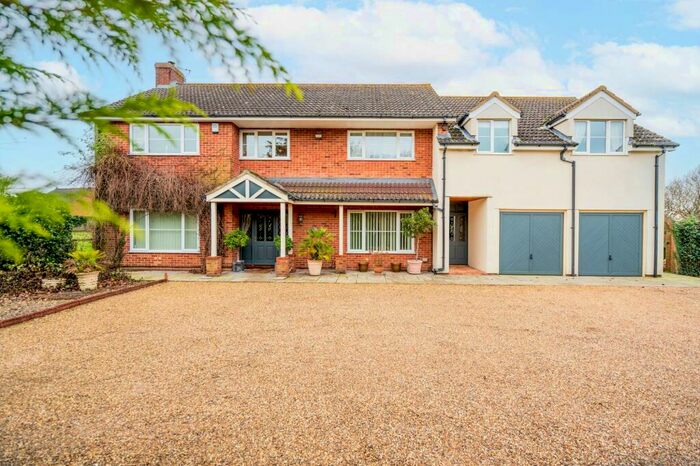 5 Bedroom Detached House For Sale In High Oak Lane, Wicklewood, NR18