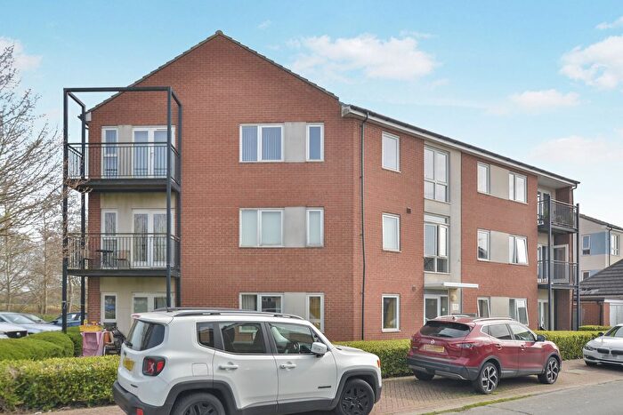 2 Bedroom Flat For Sale In Speldhurst Close, Ashford, Kent, TN23