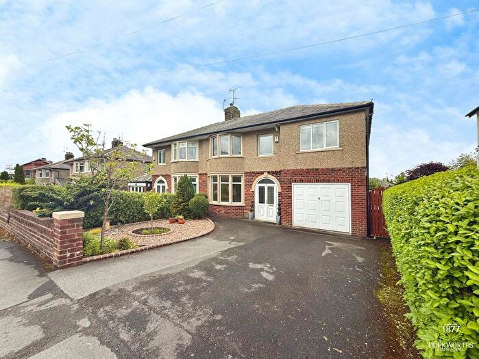 5 Bedroom Semi-Detached House For Sale In Pleckgate Road, Blackburn, BB1