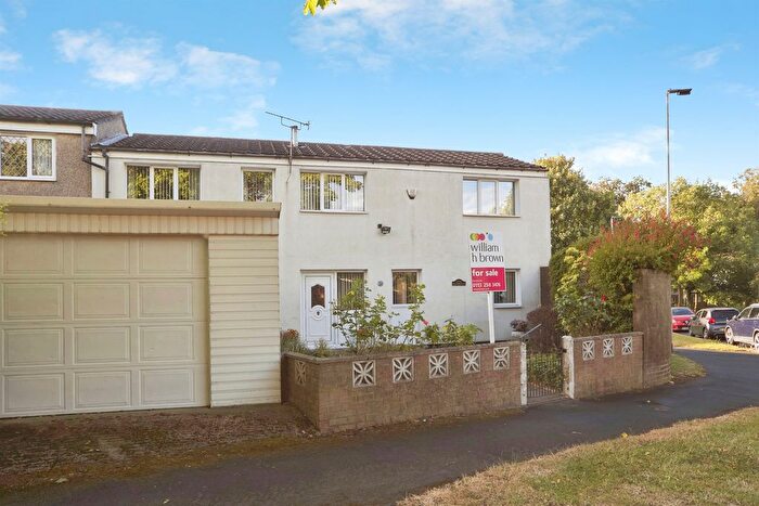 4 Bedroom Semi Detached House For Sale In Holtdale Green, Leeds, LS16