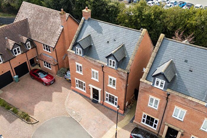 5 Bedroom Detached House For Sale In Eaton Gardens, Broxbourne, EN10