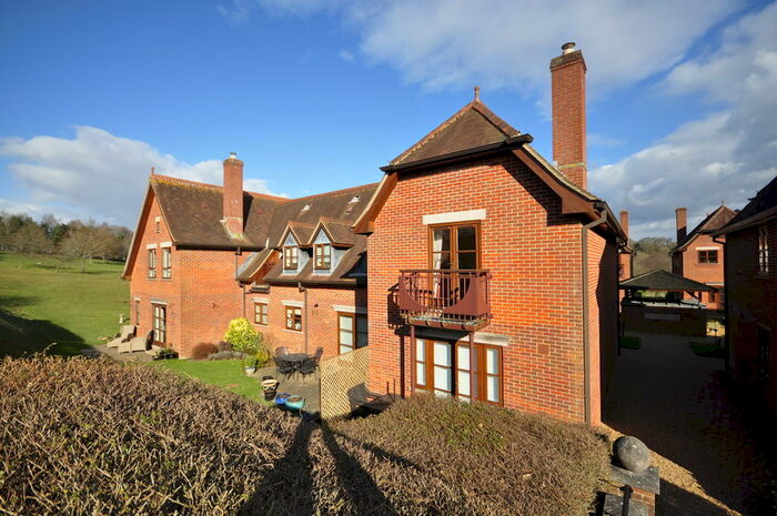 2 Bedroom End Of Terrace House To Rent In Enton, Godalming, GU8