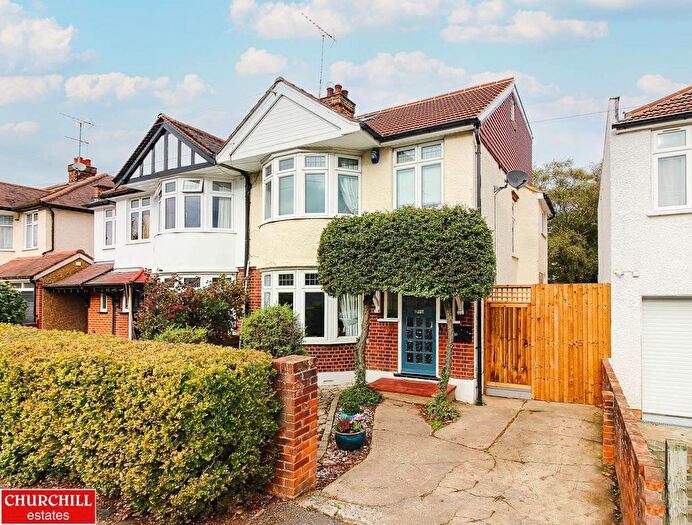 4 Bedroom Semi-Detached House To Rent In Arundel Drive, Woodford Green, IG8