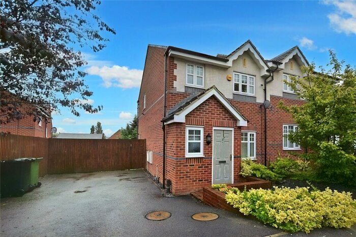 3 Bedroom Semi-Detached House To Rent In Wharfedale Close, Leeds, West Yorkshire, LS12
