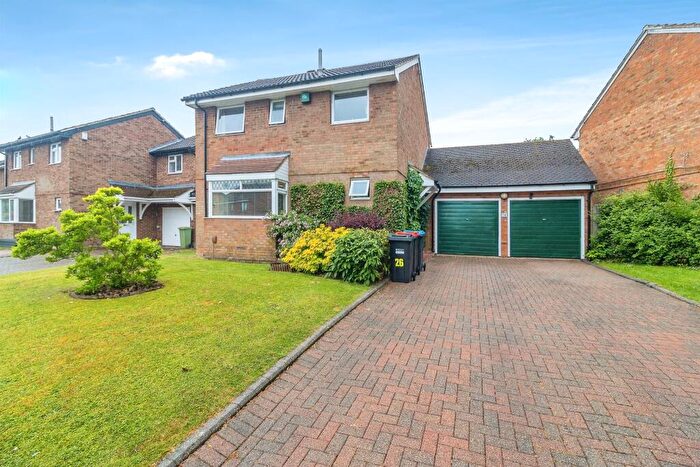 4 Bedroom Detached House For Sale In Shakespeare Close, Newport Pagnell, MK16