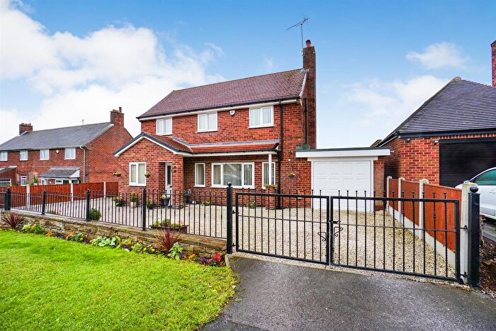 3 Bedroom Detached House For Sale In Lansdowne Avenue, Chesterfield, S41