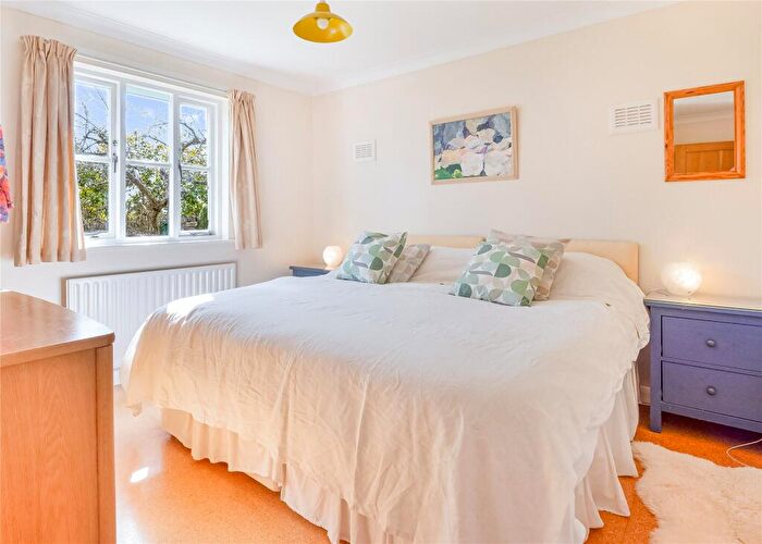 3 Bedroom Bungalow For Sale In Dorset, BH19 - Photo 6