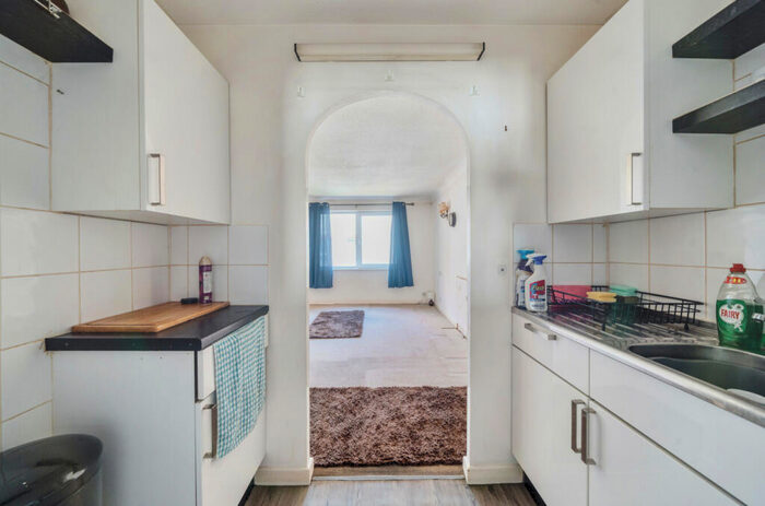 1 Bedroom Apartment For Sale In Ashcroft Gardens, Cirencester, Gloucestershire, GL7