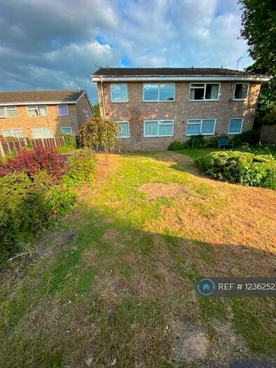 2 Bedroom Flat To Rent In Shrub End Road, Colchester, CO3