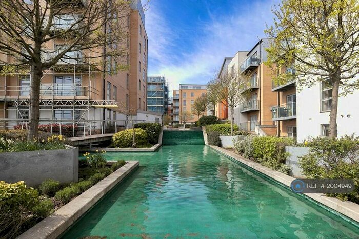 2 Bedroom Flat To Rent In Queen Mary Avenue, London, E18