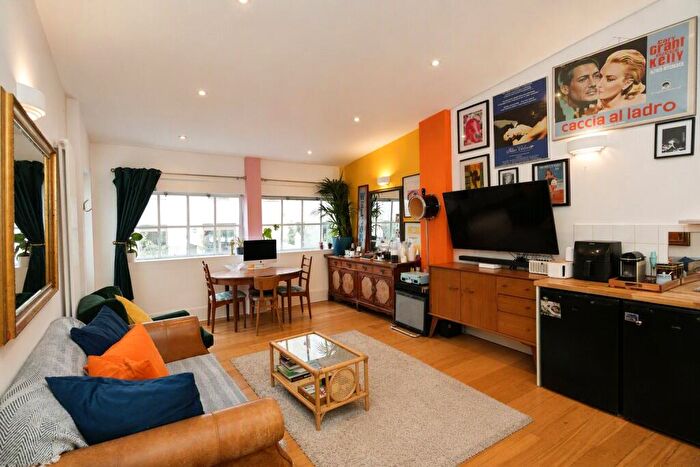 2 Bedroom Flat For Sale In Coombe Road, Brighton, East Sussex, BN2