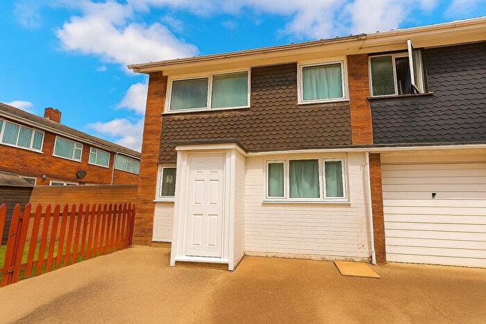 5 Bedroom House To Rent In Bedford, MK42