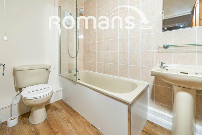 2 Bedroom Apartment To Rent In Bispham Court, Reading, RG1