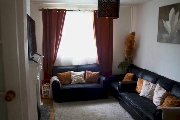 3 Bedroom Semi-Detached House To Rent In Reeves Road, Birmingham, B14