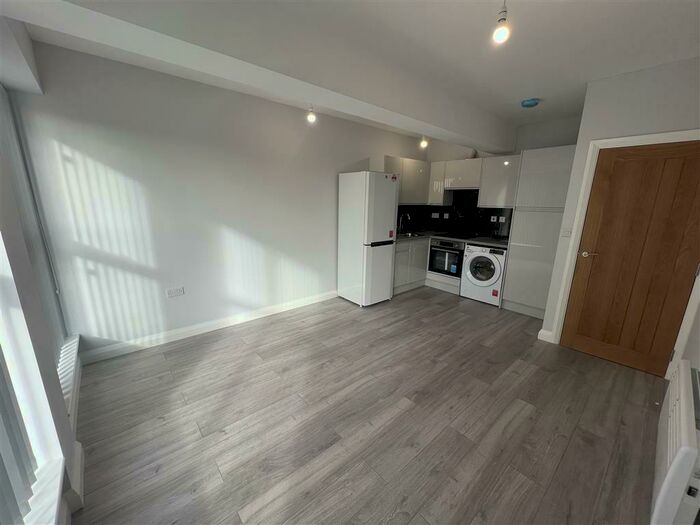 2 Bedroom Apartment To Rent In Station Street, Burton On Trent, DE14