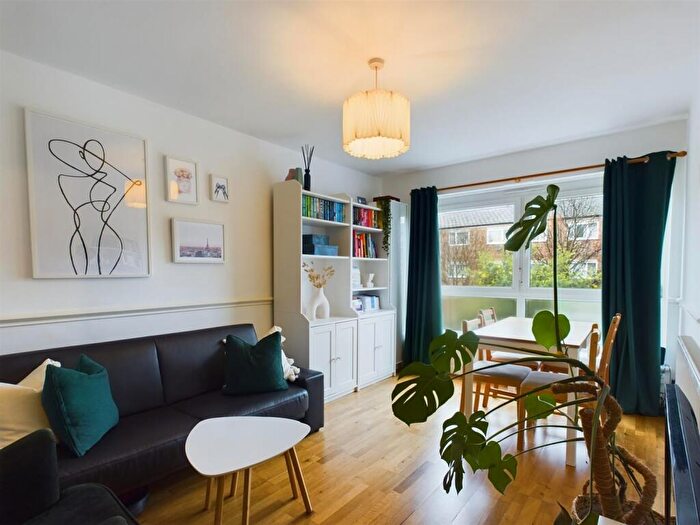 1 Bedroom Apartment To Rent In William Guy Gardens, Bromley-By-Bow, E3