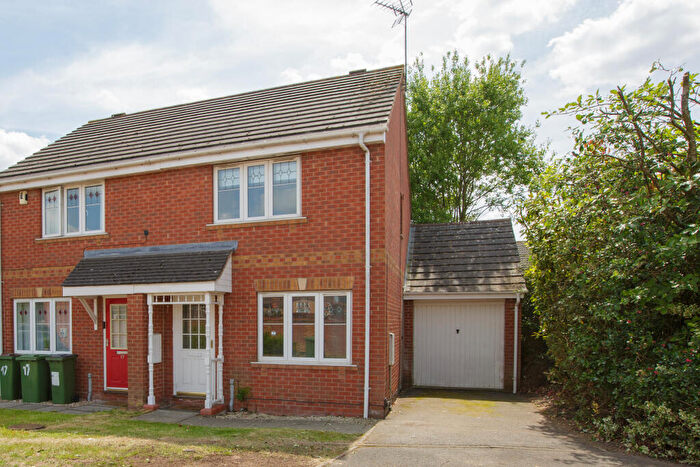 3 Bedroom Semi-Detached House To Rent In Gavin Close, Leicester, LE3