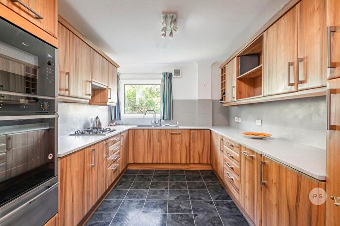 3 Bedroom Apartment For Sale In St James Court, The Avenue, Branksome Park, Poole, BH13