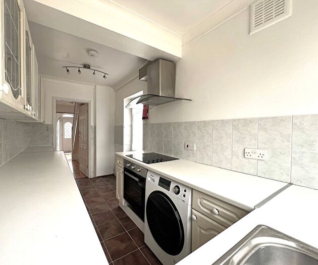 3 Bedroom Semi Detached House For Sale In South Park Crescent, London, SE6