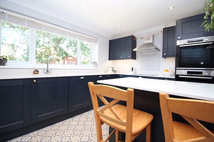 4 Bedroom Detached House For Sale In Albany Drive, Bishops Waltham, SO32