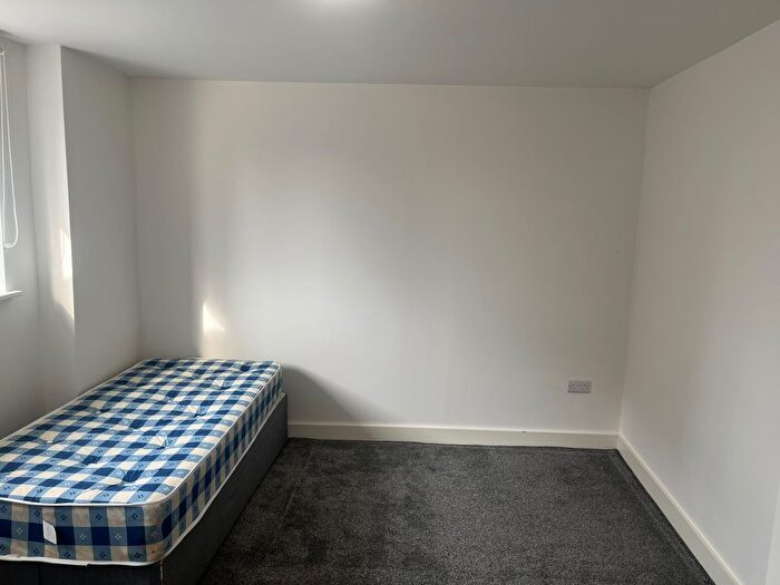 1 Bedroom Flat To Rent In Hawthorn Avenue, Timperley, WA15