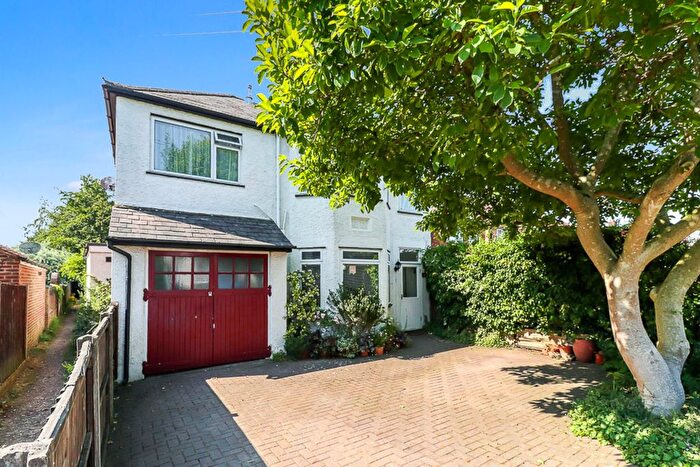 4 Bedroom Detached House For Sale In Abbots Road, Abbots Langley, WD5