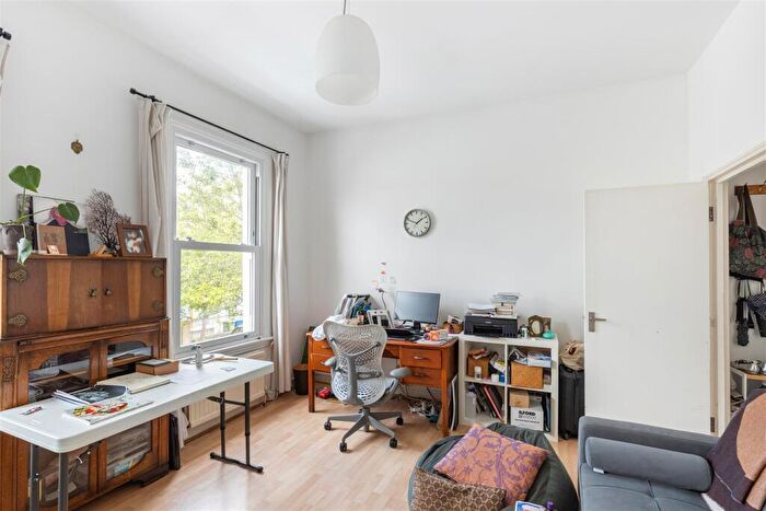 1 Bedroom Flat To Rent In Maxted Road, Peckham, SE15