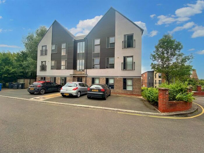2 Bedroom Flat To Rent In Rosedawn Close East, Hanley, Stoke-On-Trent, ST1