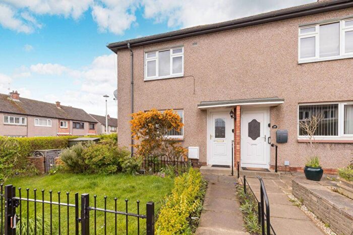 2 Bedroom Flat For Sale In Northfield Park, Edinburgh, EH8