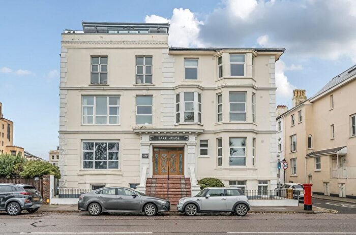 2 Bedroom Flat To Rent In Clarence Parade, Southsea, PO5