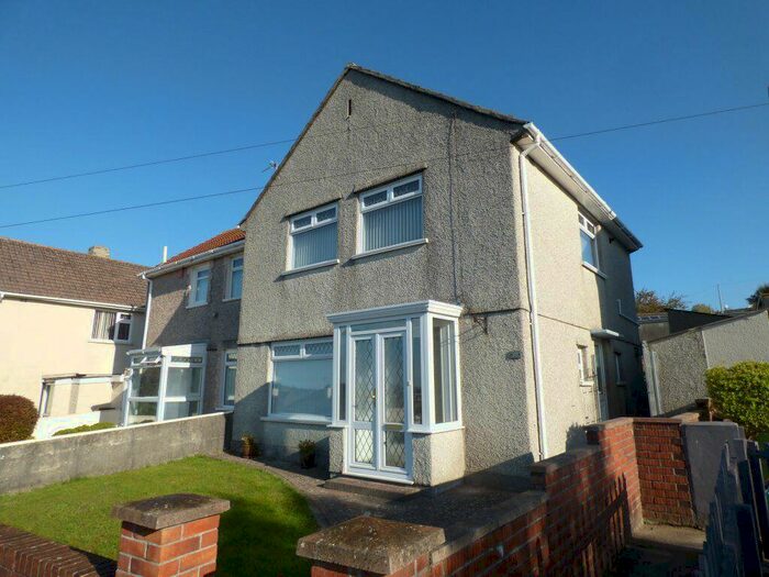 3 Bedroom House To Rent In Peters Park Lane, Plymouth, Devon, PL5