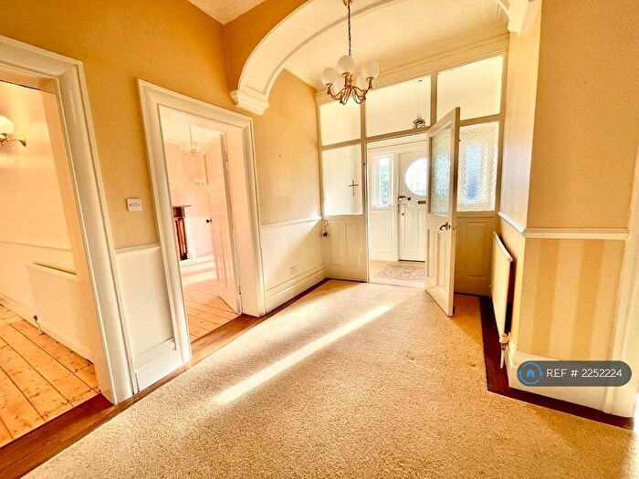 4 Bedroom Semi-Detached House To Rent In Holywell Avenue, Whitley Bay, NE26