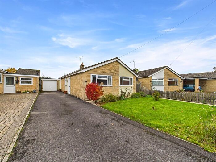 3 Bedroom Bungalow For Sale In Milbourne Park, Milbourne, Malmesbury, SN16