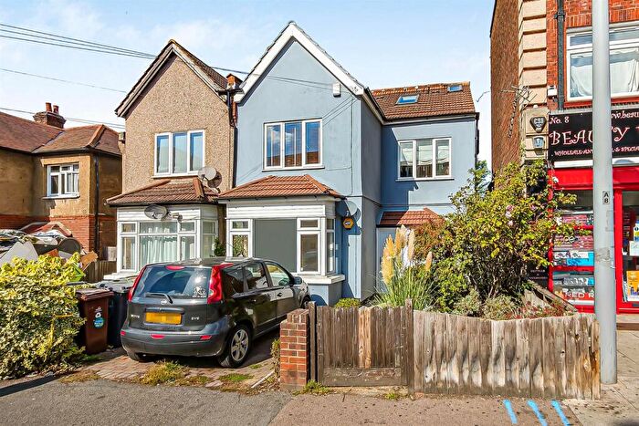 1 Bedroom Flat For Sale In Hall Lane, Chingford, E4