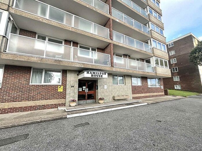 3 Bedroom Flat To Rent In Upperton Road, Eastbourne, BN21