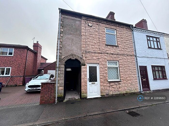 2 Bedroom End Of Terrace House To Rent In Hillstown, Hillstown, S44
