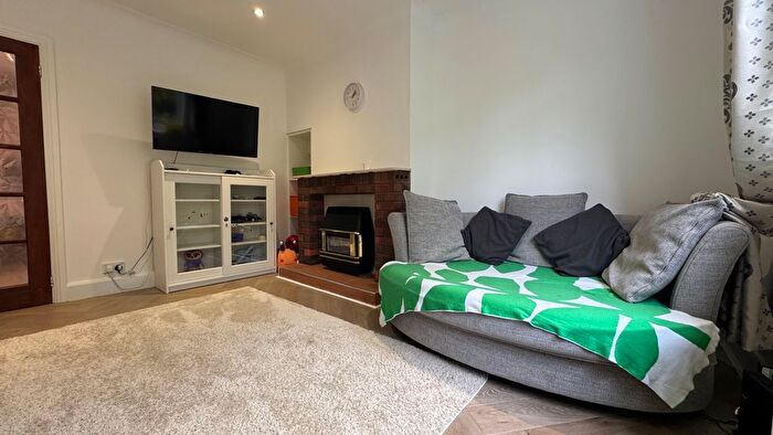 3 Bedroom End Of Terrace House To Rent In Milton Road, Chesham, HP5