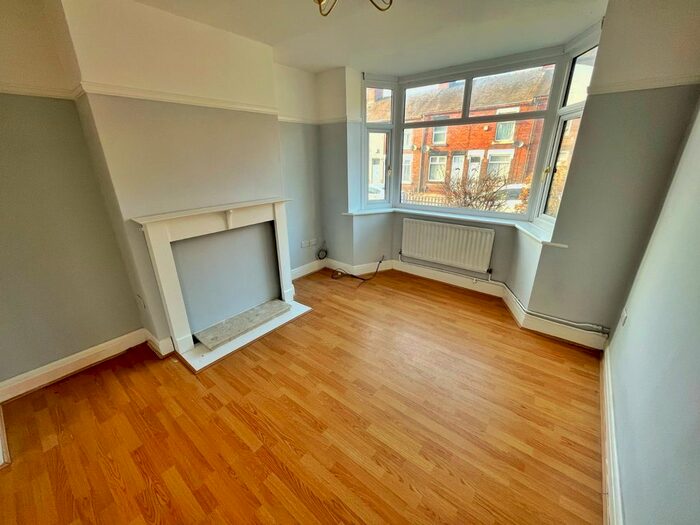 3 Bedroom Semi Detached House To Rent In Leek New Road, StokeOnTrent