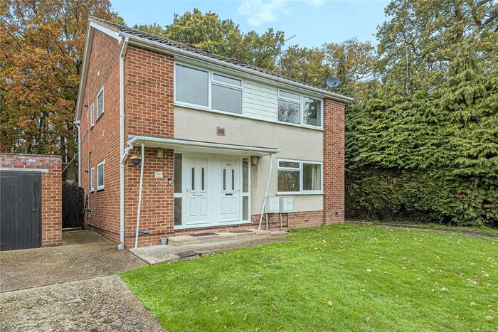 1 Bedroom Maisonette To Rent In West Drive, Calcot Park, Reading, Berkshire, RG31